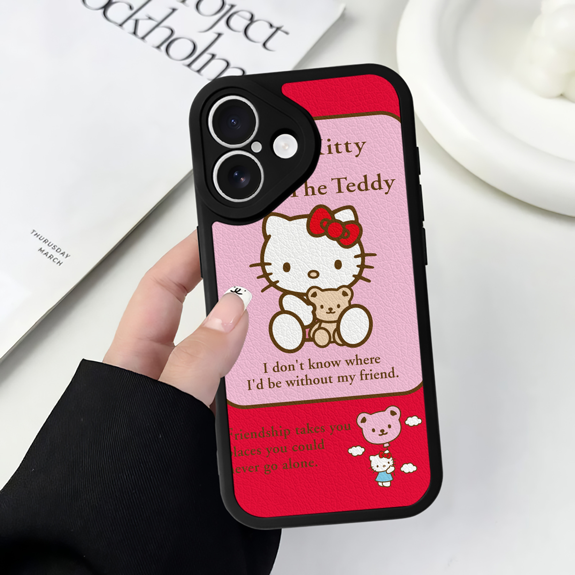 （画像用） Hello Kitty ハローキティ 【iPhone 16シリーズ対応】シリコンスマホケース（レザー調） 材質：シリコン